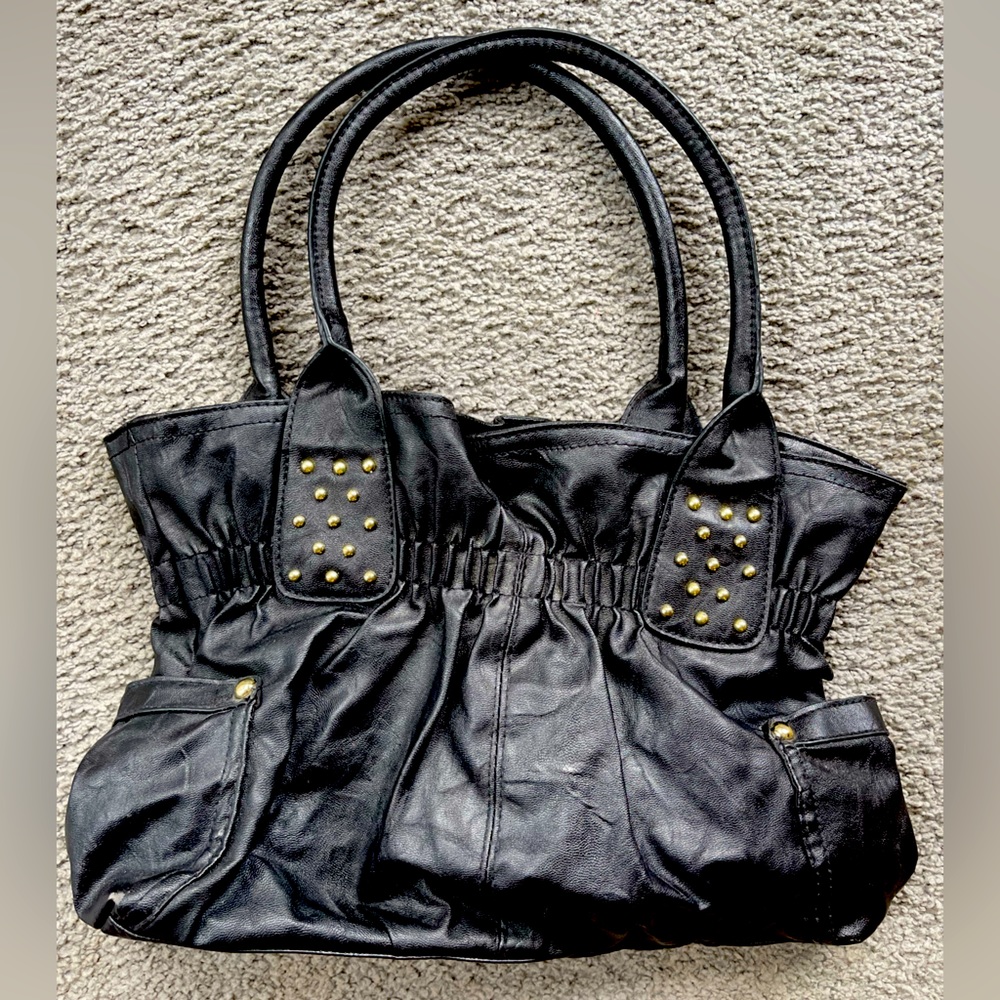EUC Black Shoulder Bag. Studded front. Side pockets & roomy interior! Gathered!